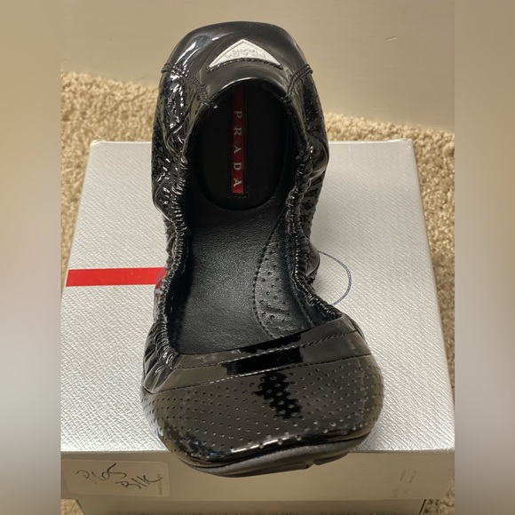 LIKE NEW Prada flats with original box, dust bag, and identification card - Picture 5 of 8